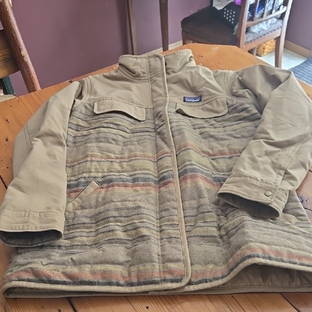Patagonia Out Yonder Women's Large Barn Coat Insulated Tan and Multicolor Jacket